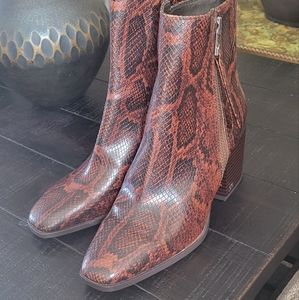 Sam Edelman Carlysle Bootie 